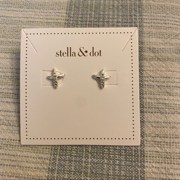 NWOB Stella & Dot Tilley Studs Earrings Silver - Picture 3 of 10